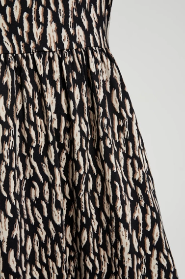 Sukienka z bufiastymi rękawami brązowa