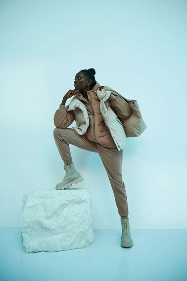 Krótka pikowna kurtka