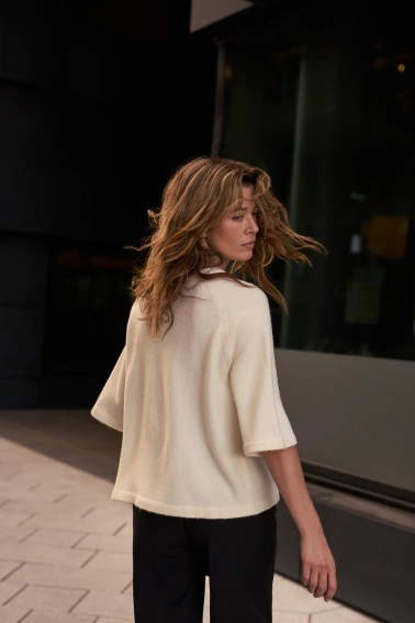 Sweter z krótkimi rękawami ecru 