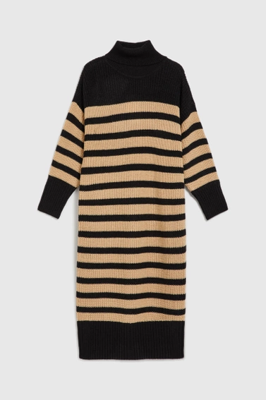 Dzianinowa sukienka w paski z golfem czarna