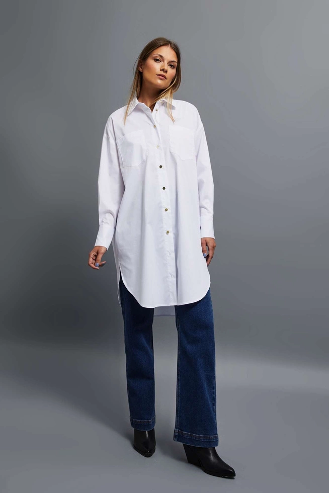 Koszula oversize ze złotymi guzikami biała