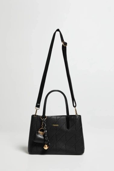 Torebka z brelokiem czarna