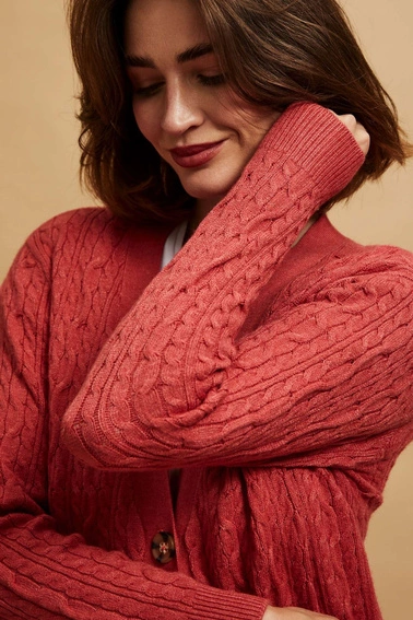 Długi kardigan malinowy