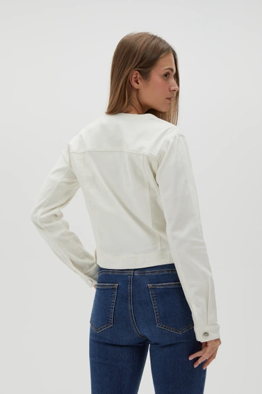 Krótka beżowa kurtka