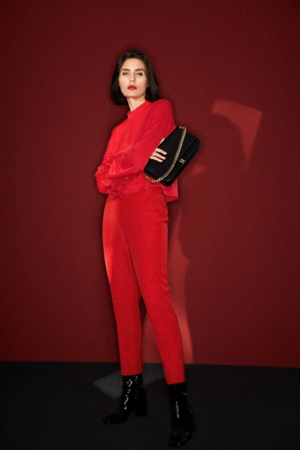 Spodnie w kant z prostymi nogawkami czerwone