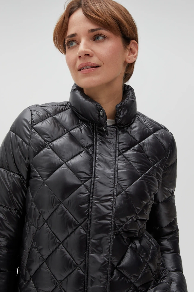Krótka, pikowana kurtka czarna