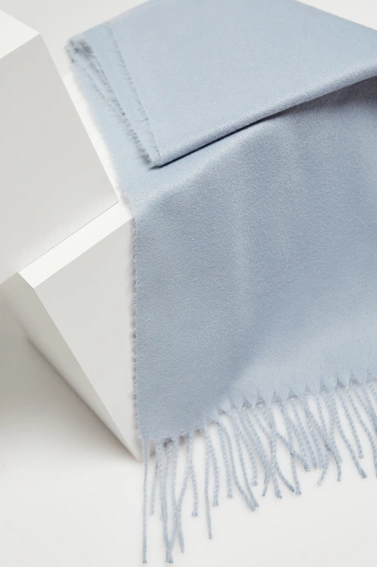 Gładki szalik z frędzlami niebieski