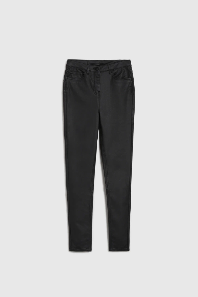 Woskowane spodnie czarne