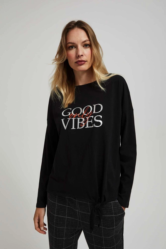 Bluzka z napisem i wiązaniem czarna
