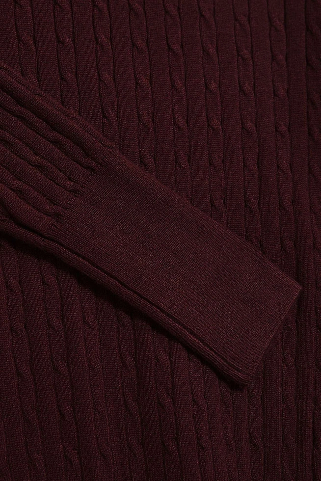 Cienki sweter z golfem kasztanowy