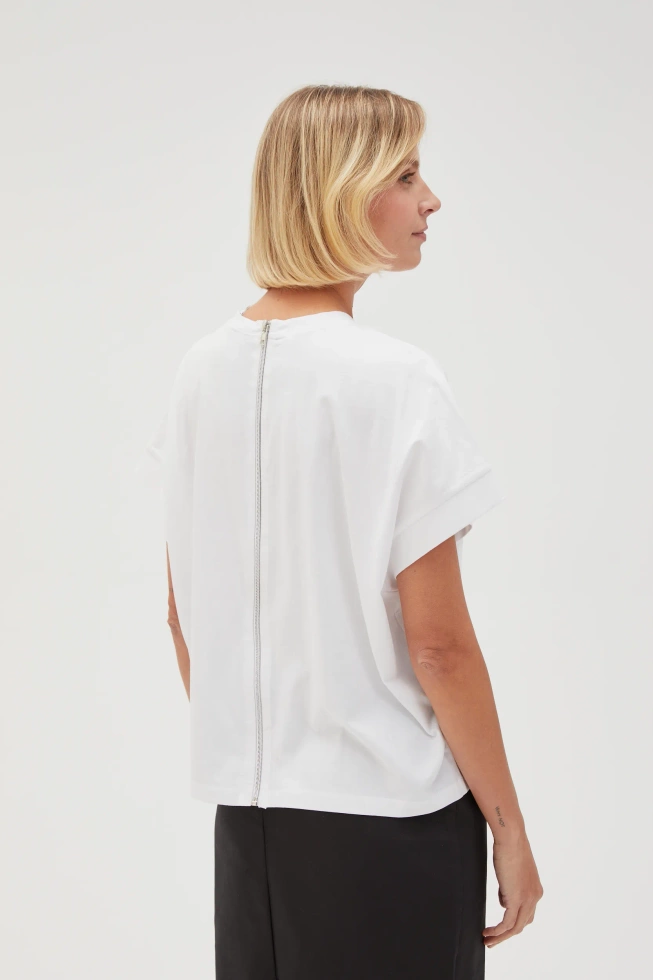 Bluzka z zamkiem na plecach biała