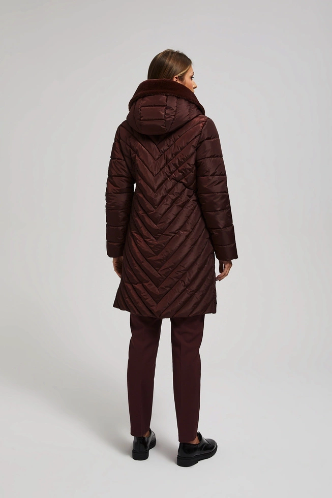 Długa pikowana kurtka z kapturem brązowa