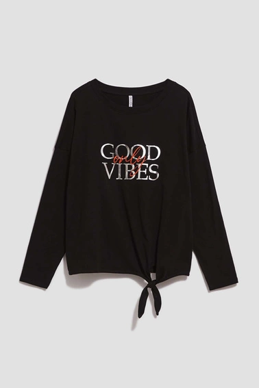 Bluzka z napisem i wiązaniem czarna