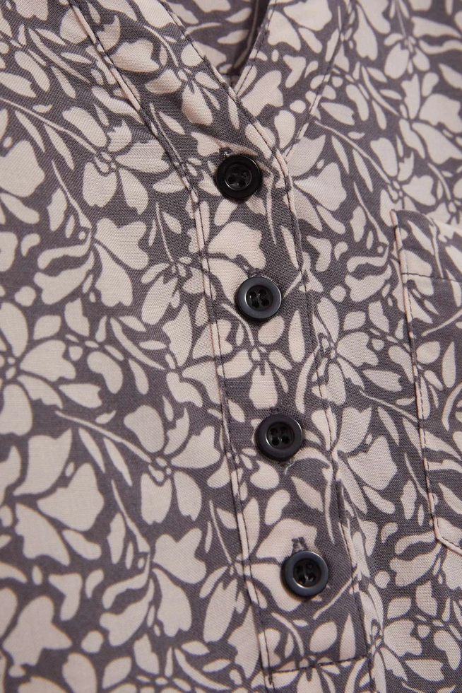 Koszula z kwiatowym printem grafitowa