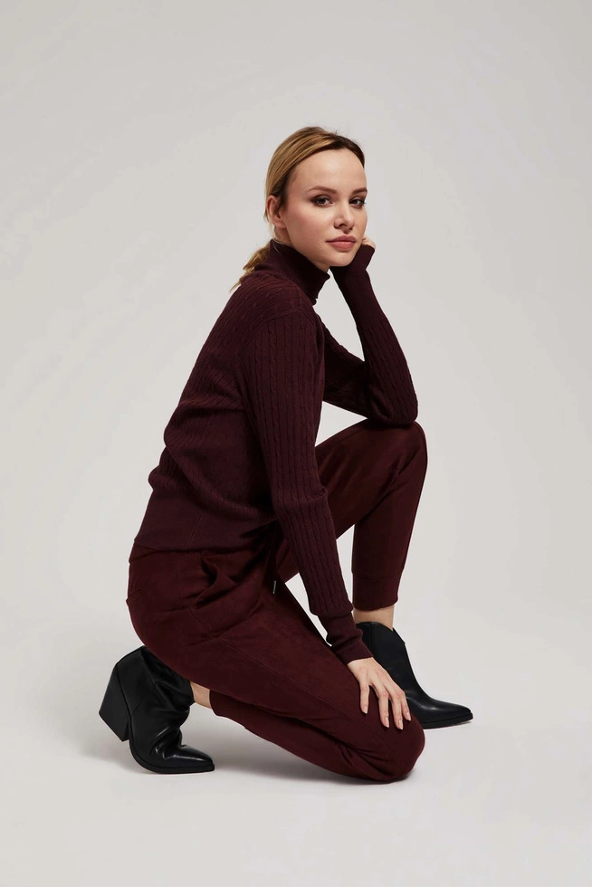 Spodnie kasztanowe z wiązaniem