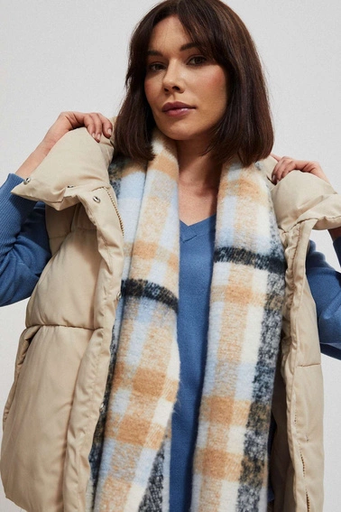 Szal w kratę z frędzlami błękitny