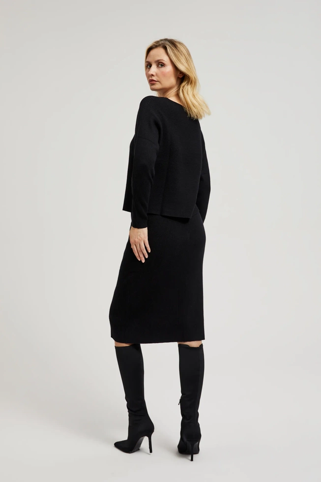 Dzianinowa spódnica o ołówkowym fasonie czarna