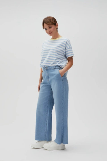 Gładkie jeansy z szerokimi nogawkami niebieskie