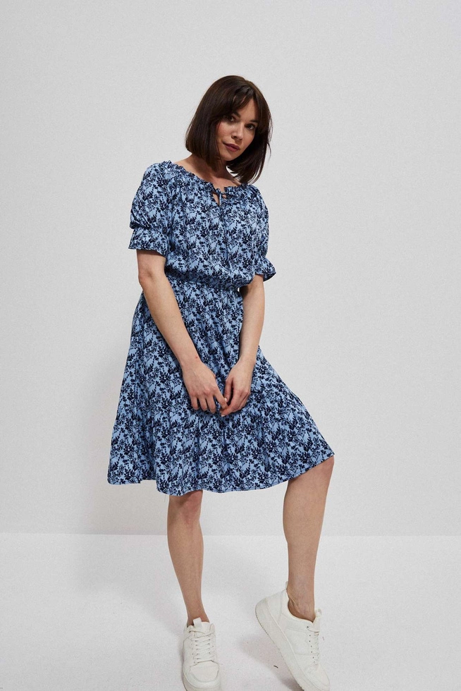 Sukienka w kwiatowy wzór