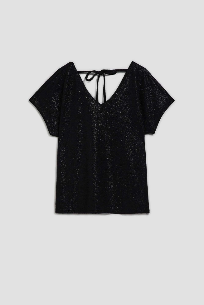 Elegancka bluzka z dekoltem w serek z błyszczącego materiału czarna