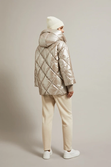 Pikowana kurtka z dużymi kieszeniami beżowa