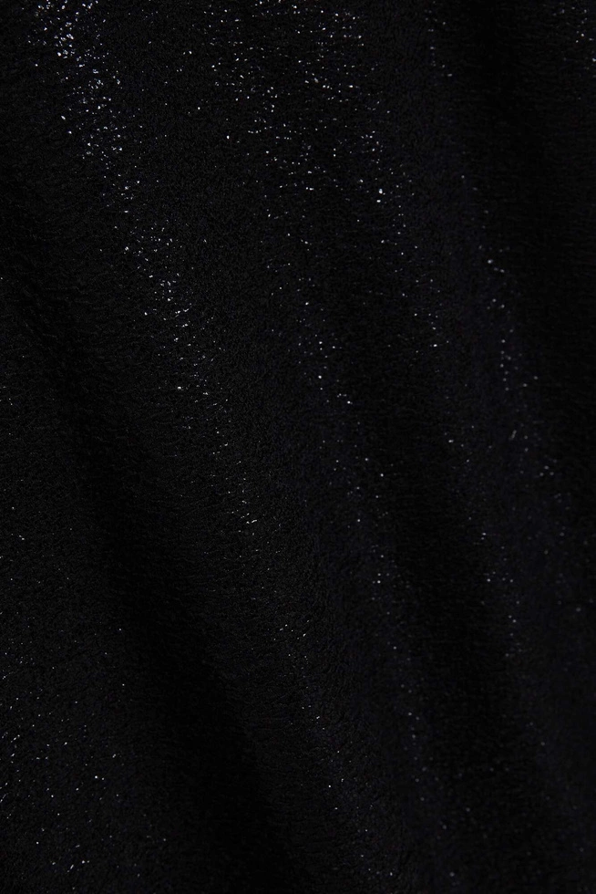 Elegancka bluzka z dekoltem w serek z błyszczącego materiału czarna