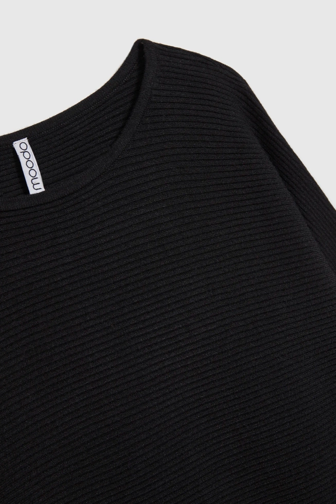 Sweter o fasonie nietoperz czarny