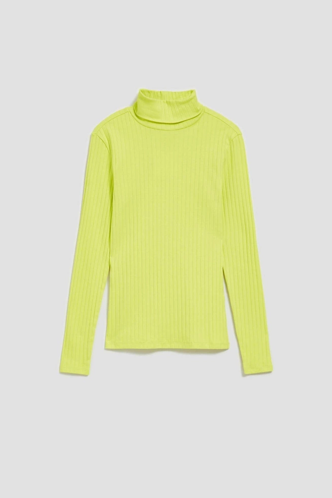 Prążkowana bluzka z golfem limonkowa