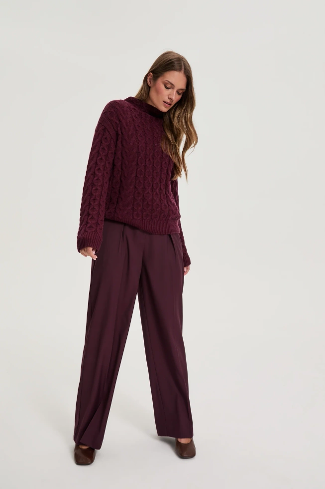 Sweter z ozdobym splotem burgundowy