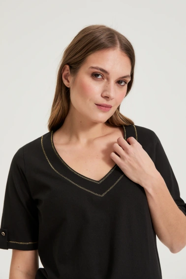 Bluzka z dekoltem w serek czarna