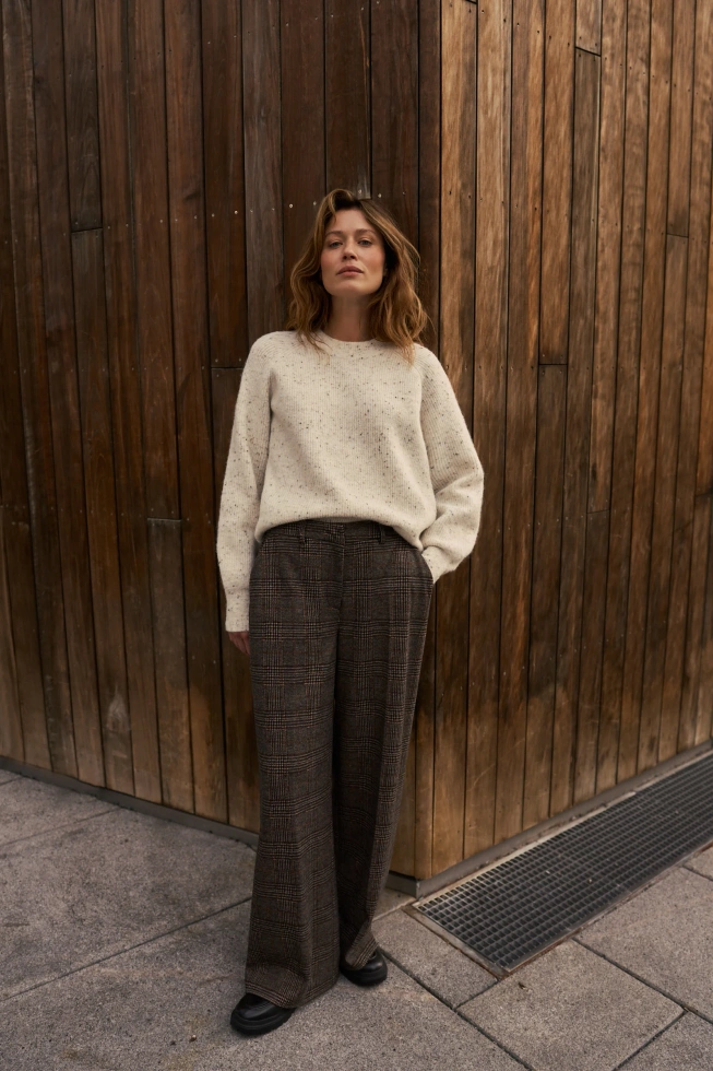 Spodnie w kratę brązowe