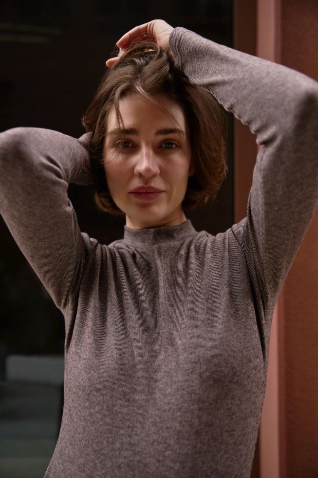 Bluzka z golfem brązowa