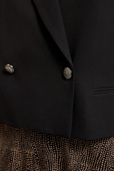 Krótka marynarka z ozdobymi guzikami czarna