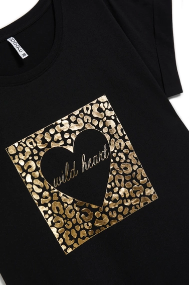 T-shirt z nadrukiem i napisem czarny