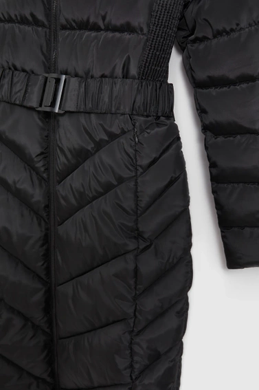 Pikowana kurtka z paskiem czarna