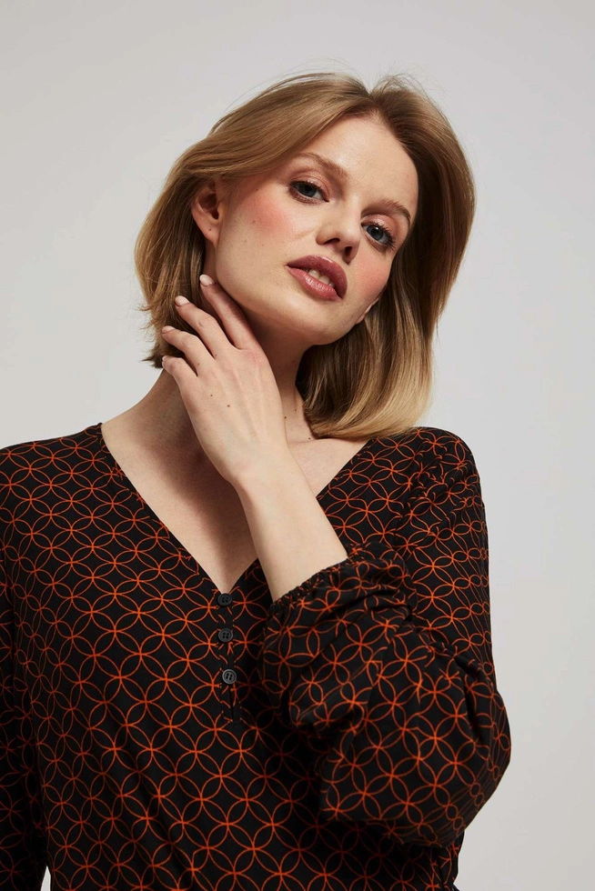 Bluzka z geometrycznym wzorem