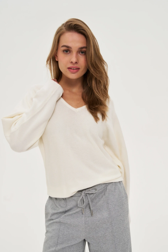 Sweter z dekoltem w serek ecru