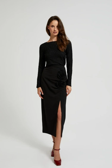 Dopasowana bluzka z dekoltem w łódkę czarna