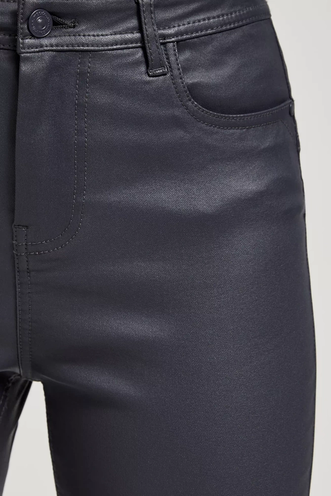 Woskowane spodnie typu rurki szare