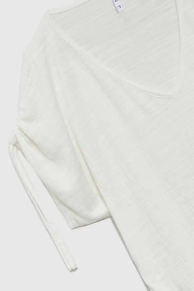 Bluzka biała z dekoltem w serek