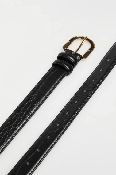 Pasek z ozdobną klamrą czarny