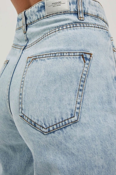 Jeansy mom fit z wysokim stanem