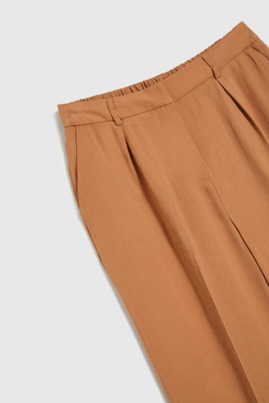 Spodnie w kant z wiskozy brązowe