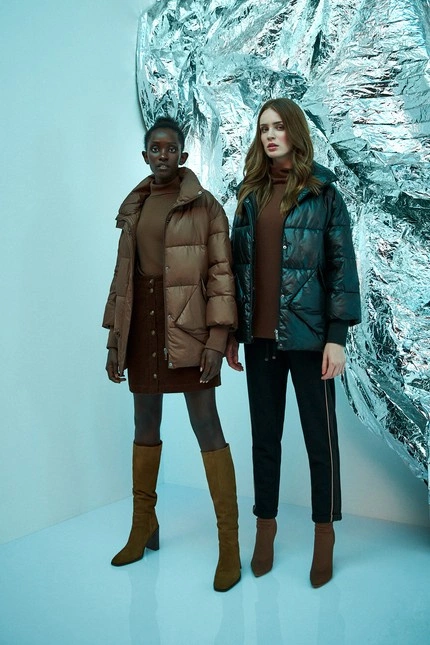 Pikowana kurtka z kołnierzem kasztanowa