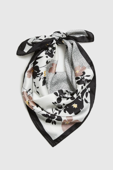 Apaszka w kwiaty czarna