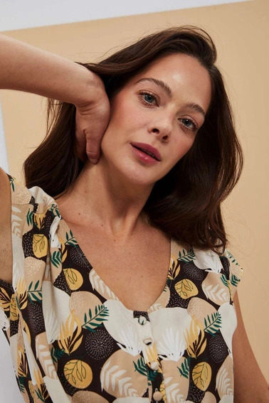 Koszulowa bluzka z wiązaniem 