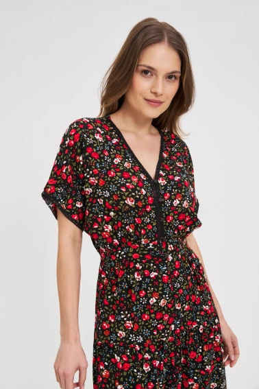 Sukienka w kwiaty midi czarna