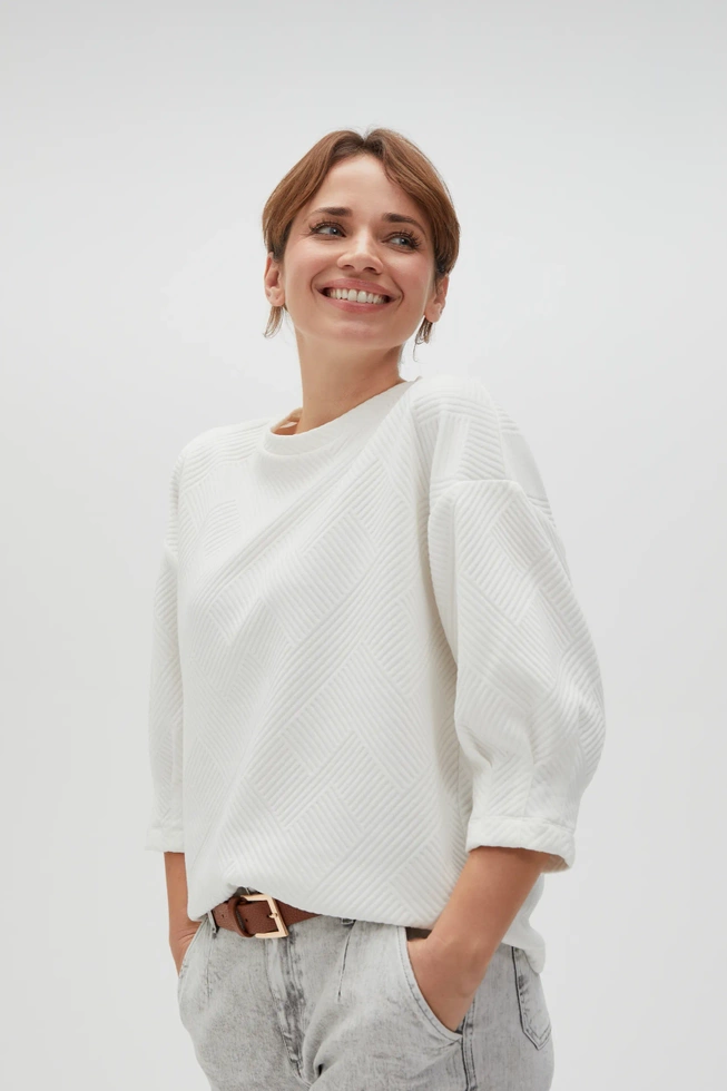 Bluza ze strukturalnego materiału biała