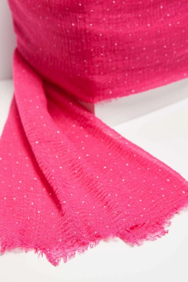 Szal z drobnym metalicznym nadrukiem truskawkowy