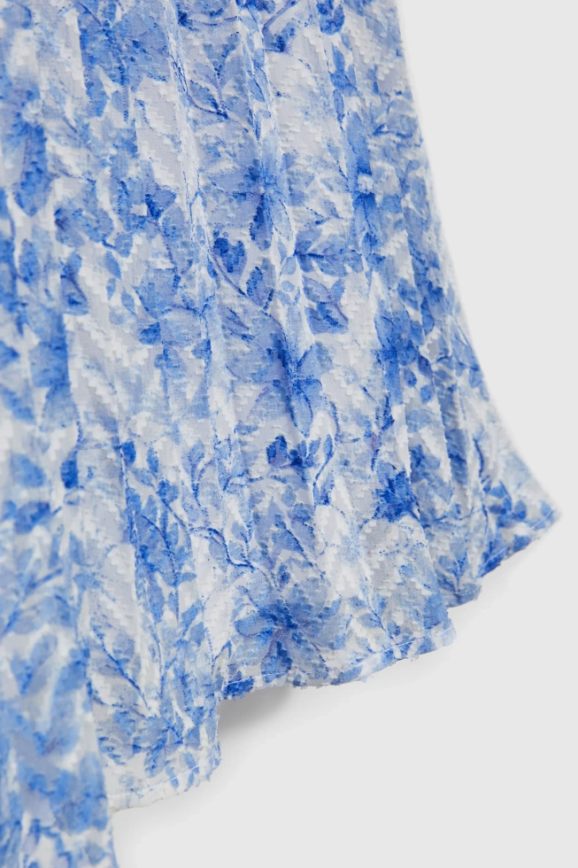 Sukienka w kwiaty błękitna